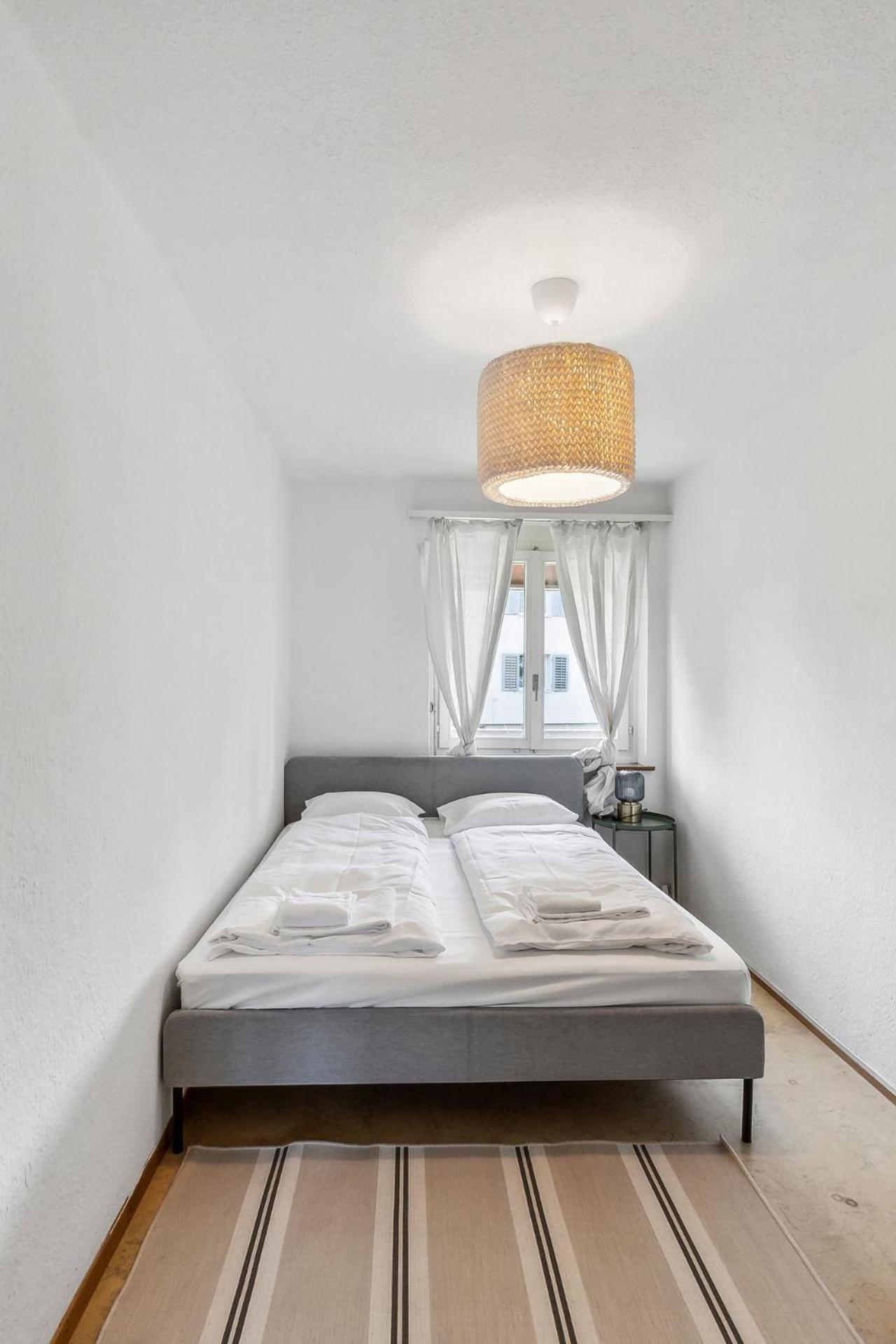 Affordable Comfort In Zurich Apartment ภายนอก รูปภาพ